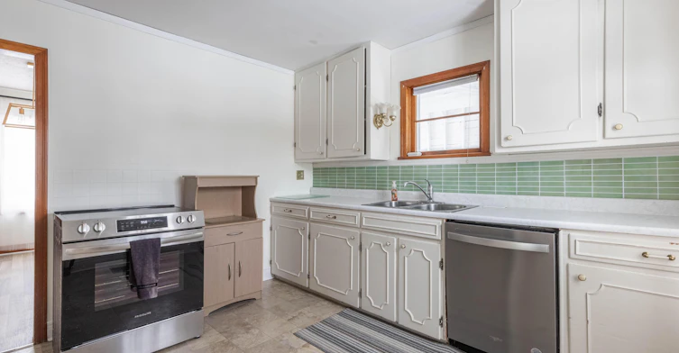 412 South Pelham Road, Welland, ON, L3C 3C6 - 13