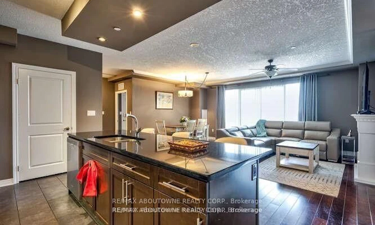 705-330 Ridout Street N