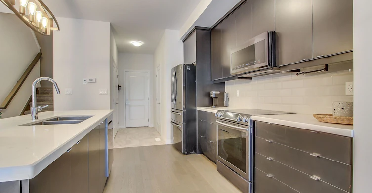 103 Greenwich Avenue, Hamilton, ON, L8J 0L6 - 9