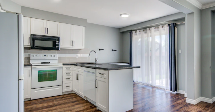 5 Tulip Drive, Tillsonburg, ON, N4G 5S6 - 8