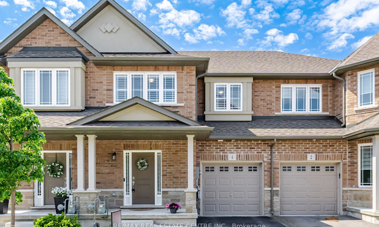 4 Laguna Village Crescent