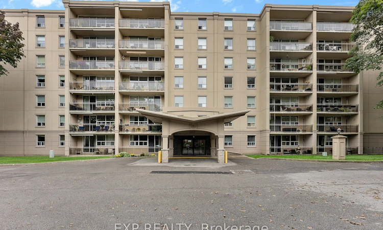 407-6390 Huggins Street