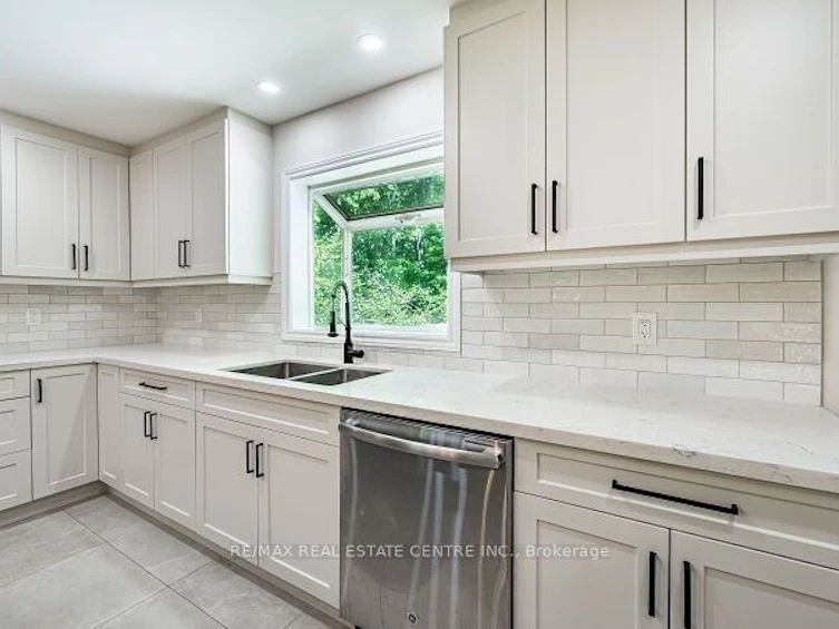 563 6th Concession Road W, Hamilton, ON, L8B 1N2 - 12