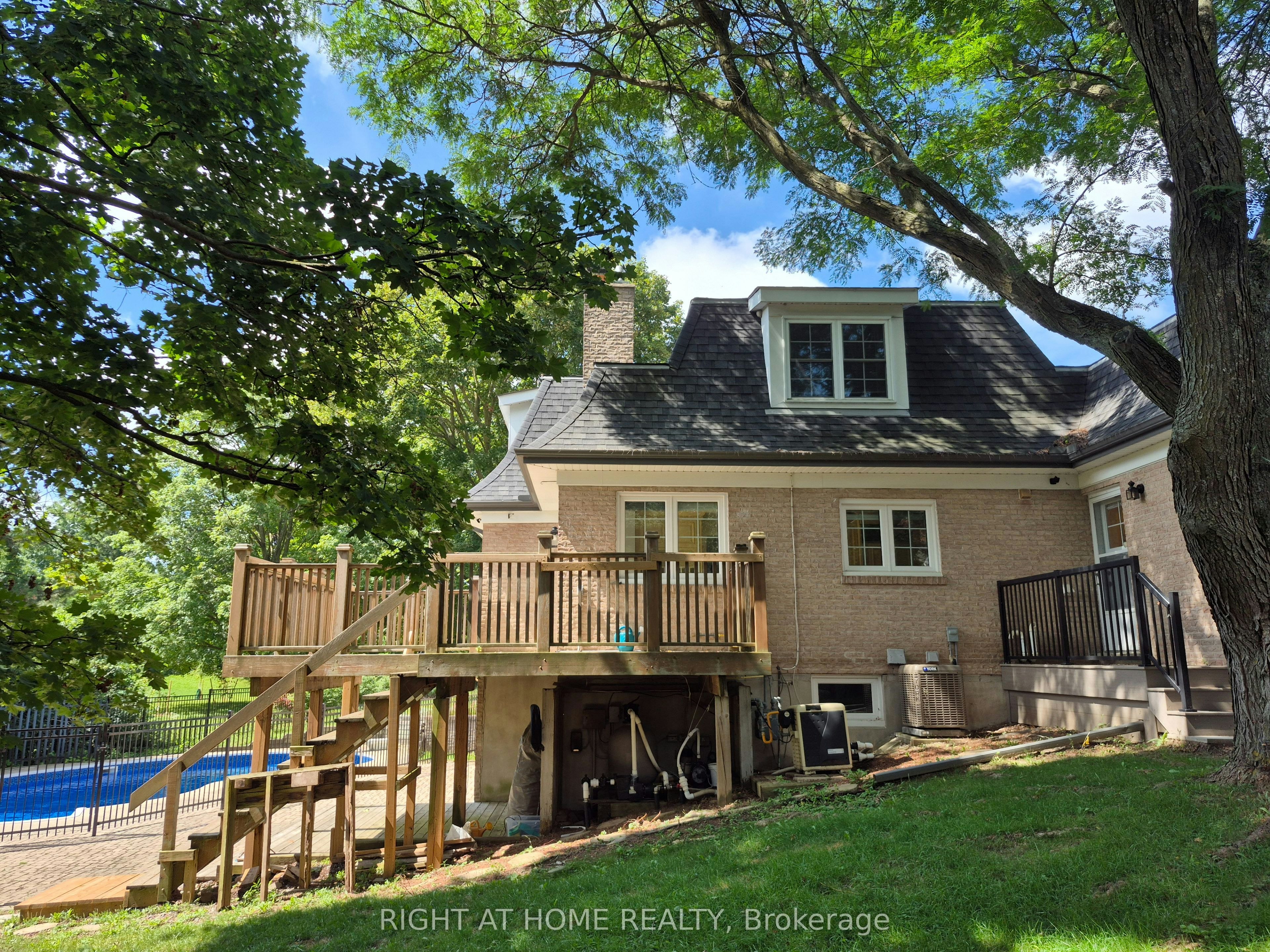 21 Post Horn Place, Waterloo, ON, N2L 5E8 - 24