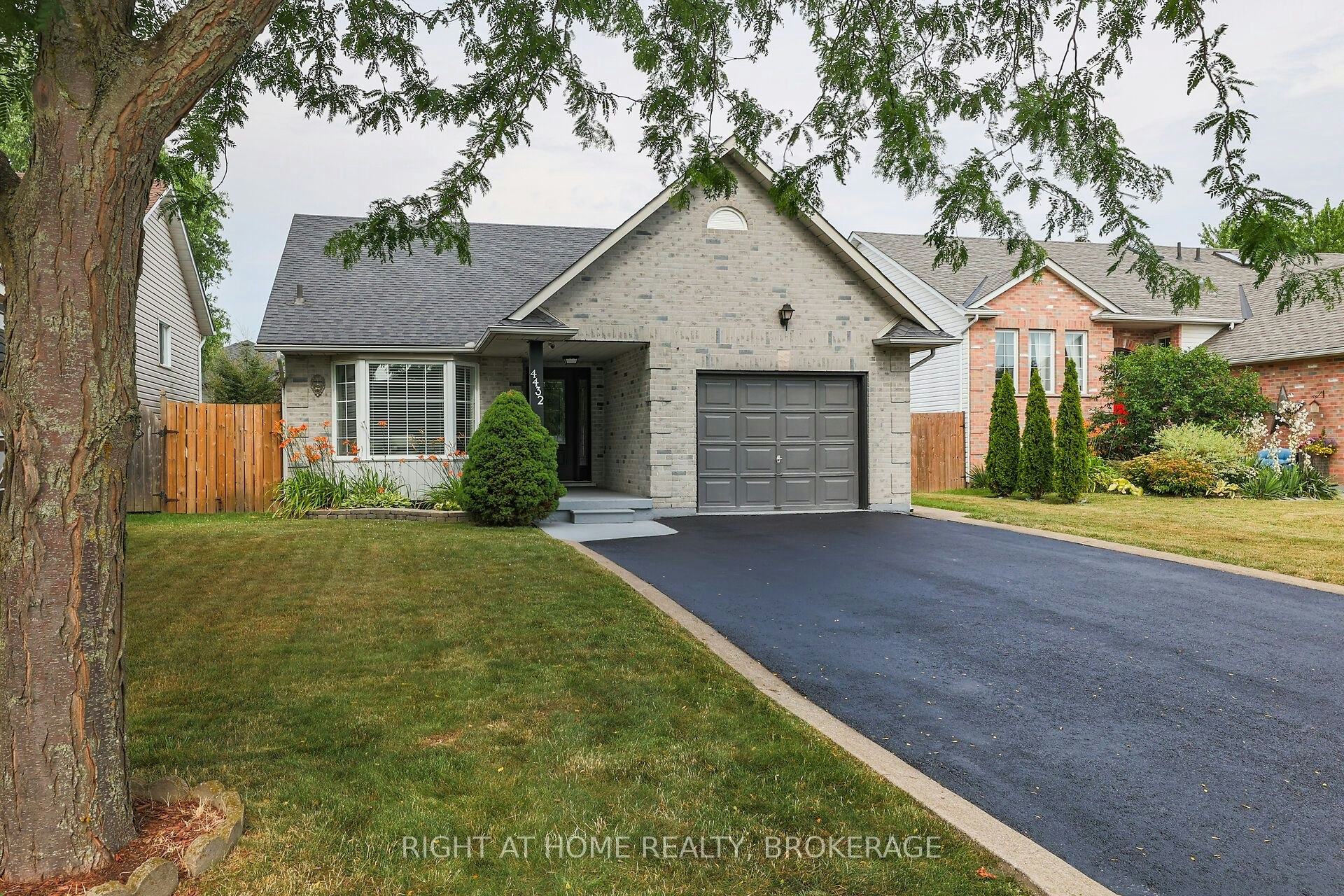 4432 Dennis Avenue, Lincoln, ON, L0R 1B5