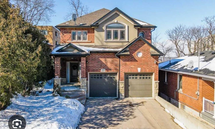 32 Mountwood Avenue