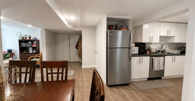 B-14 Jasper Court, Kitchener, ON, N2E 1C6 - 4