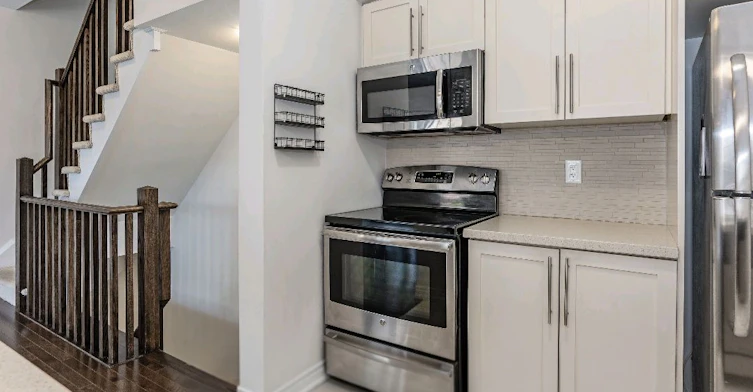 25-515 Winston Road, Grimsby, ON, L3M 0C8 - 11