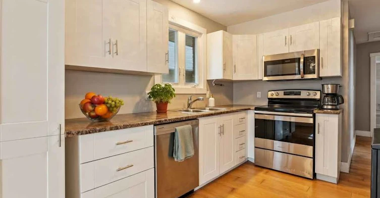 MAIN-148 Young Street, Welland, ON, L3B 4C8 - 10