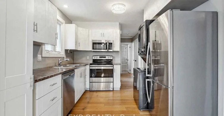 MAIN-148 Young Street, Welland, ON, L3B 4C8 - 8