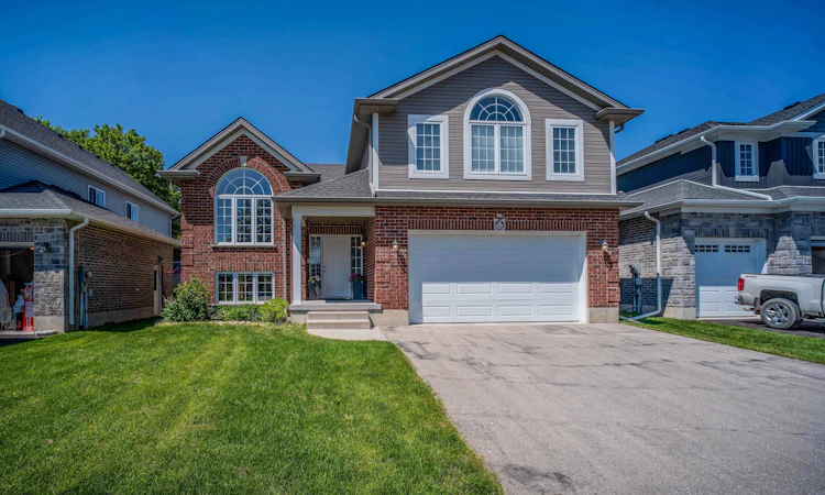 146 Jacob Street W