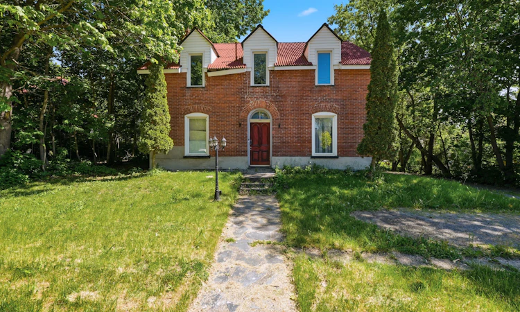 213 St Lawrence Street East Street E