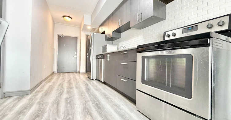 F210-275 Larch Street, Waterloo, ON, N2L 3R2 - 2