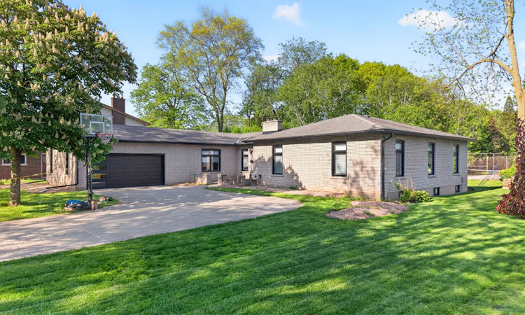 7123 Mcmillan Drive