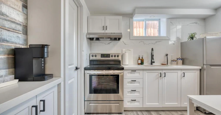 LOWER-239 Cloverdale Avenue E, Hamilton, ON, L8K 4M5 - 10