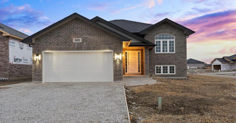 382 Mulberry Lane, Lakeshore, ON, N8L 1A9