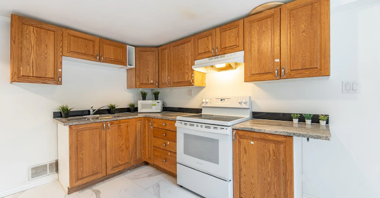 Main-406 Tamarack Drive, Waterloo, ON, N2L 4G6 - 11