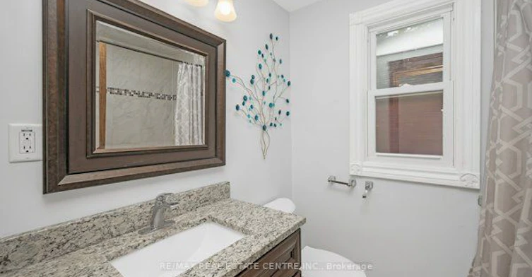 Main 2nd-71 Paisley Avenue N, Hamilton, ON, L8S 4H1 - 24