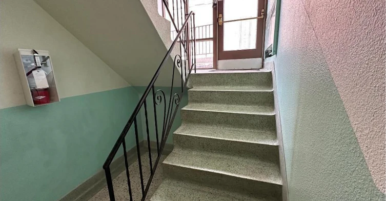 2-981 Mohawk Road E, Hamilton, ON, L8T 2R9 - 2