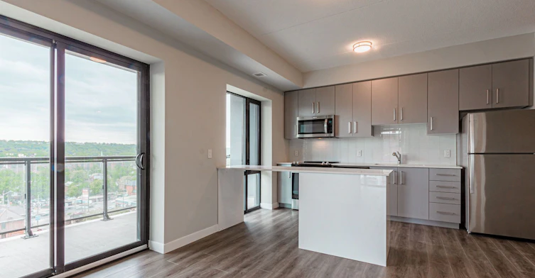 1014-15 Queen Street S, Hamilton, ON, L8P 3R4 - 3