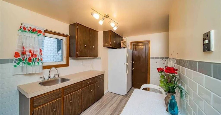Side-6568 Orchard Avenue, Niagara Falls, ON, L2G 4H5 - 11