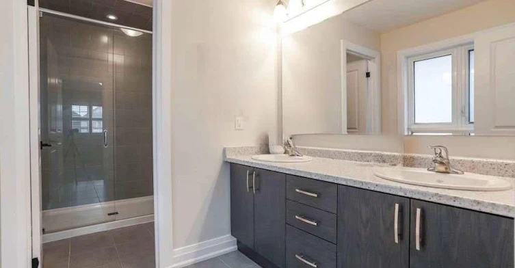 213 Sedgewood Street, Kitchener, ON, N2P 2N3 - 2