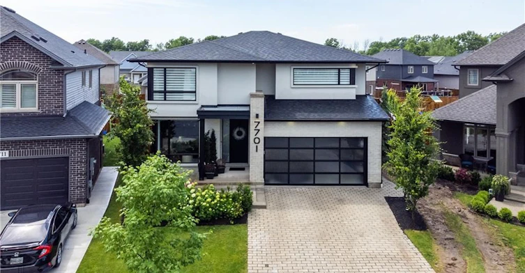 7701 Willey Street, Niagara Falls, ON, L2G 0H1 - 2