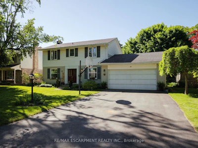 50 Queen Mary Crescent - 2