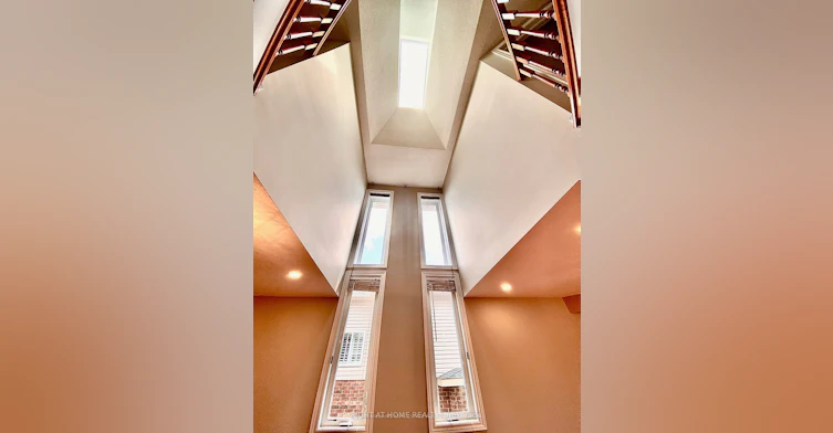 Upper-154 Severn Drive, Guelph, ON, N1E 7K5 - 9