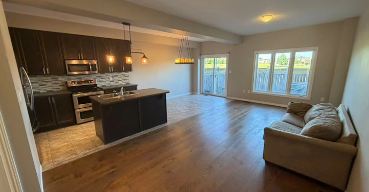 12-370 Stonehenge Drive, Hamilton, ON, L9K 0H9 - 2