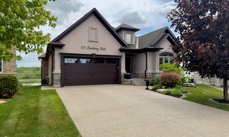 121 Turnberry Trail