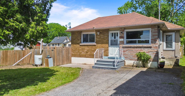 5717 Dunn Street, Niagara Falls, ON, L2G 2N8