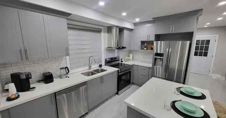 5595 Wesley Place, Niagara Falls, ON, L2E 3Z4 - 5
