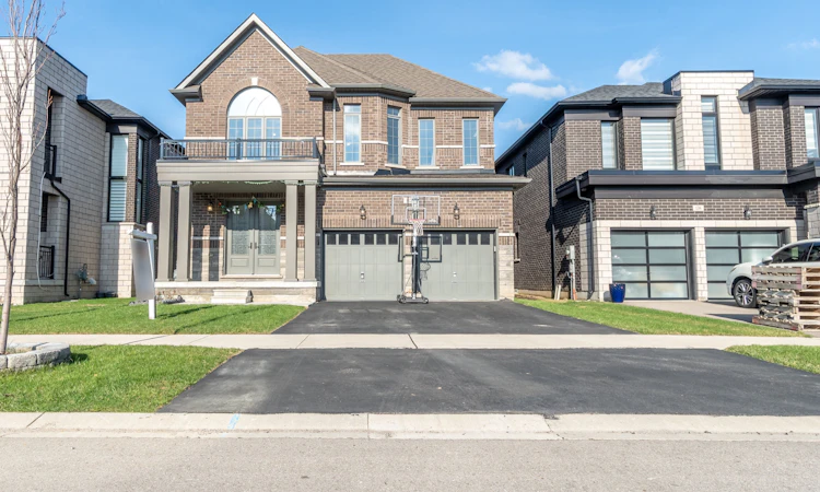 142 Prince Charles Crescent