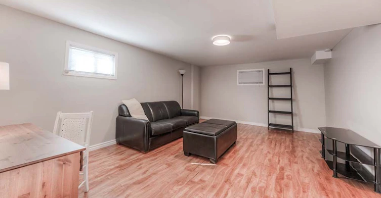 28 Coach Hill Drive, Kitchener, ON, N2E 1P4