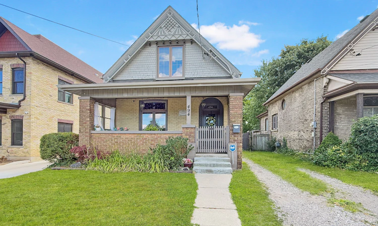 494 English Street