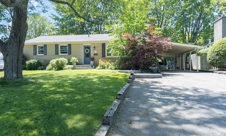 22 Bradgate Road