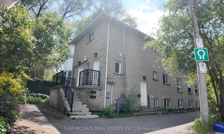 90 Tisdale Street S