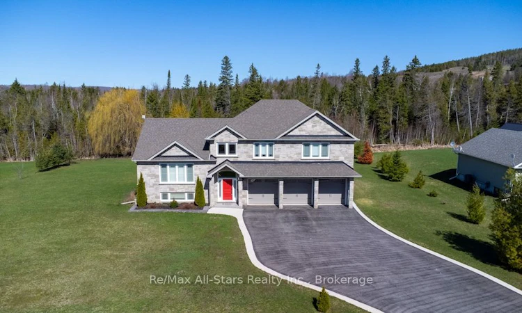 15 Rustlewood Avenue