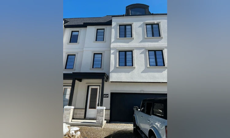 32-2529 Meadowlands Way
