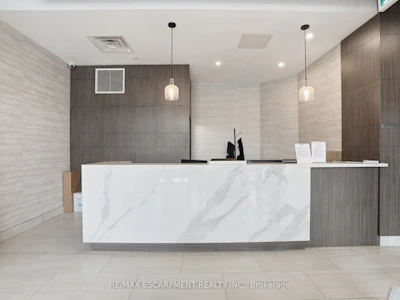1201-550 North Service Road - 5