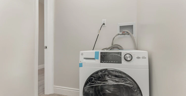 MAIN-291 Emerald Street N, Hamilton, ON, L8L 5L2 - 14