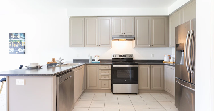 8 Bruton Street, Thorold, ON, L2V 0J6 - 4