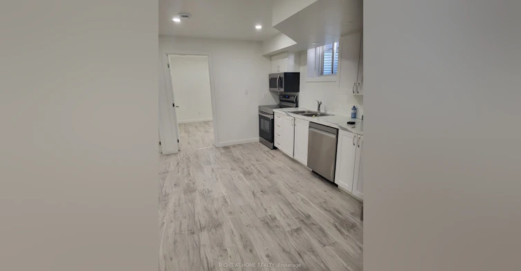 Lower-1048 Hansler Road, Welland, ON, L3C 7M5 - 5