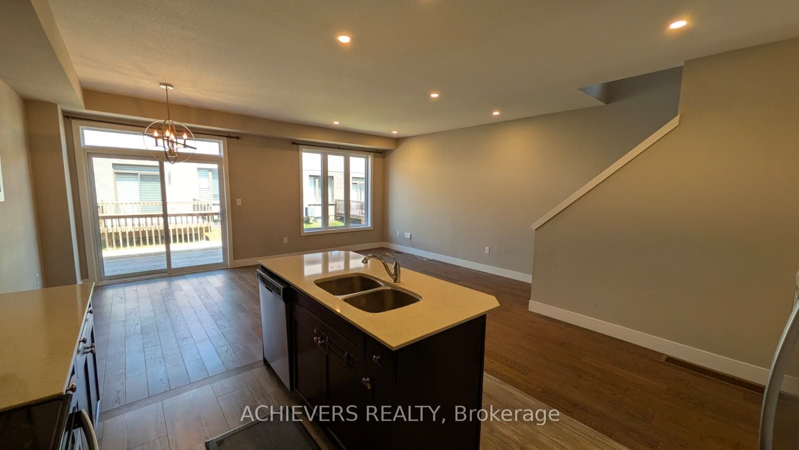 1960 Dalmagarry Road, London, ON, N6G 0T8 - 9