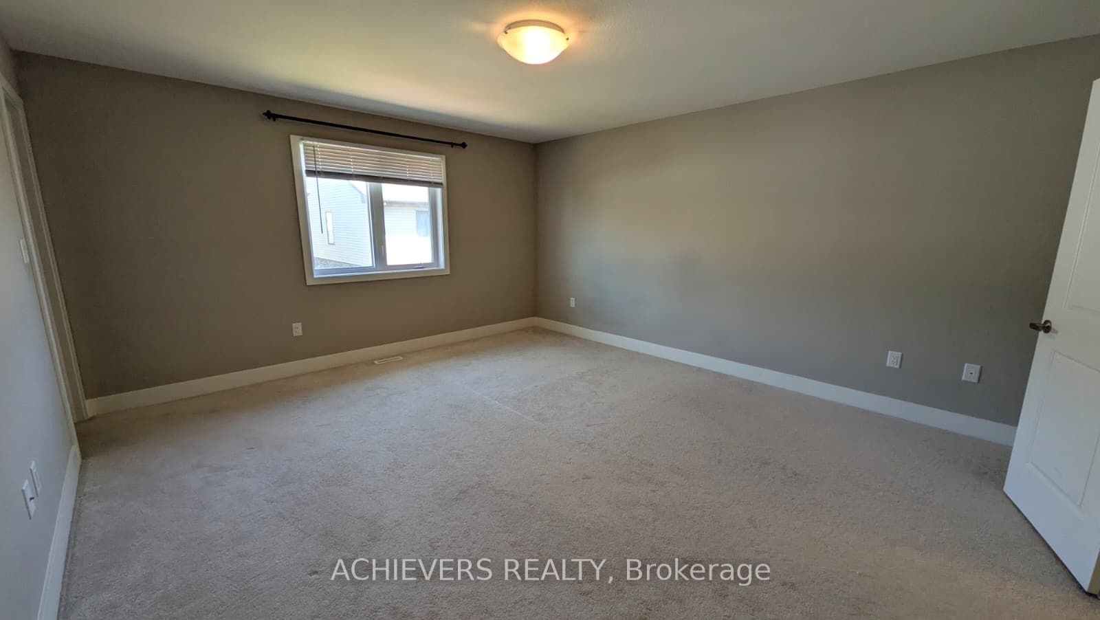 1960 Dalmagarry Road, London, ON, N6G 0T8 - 14
