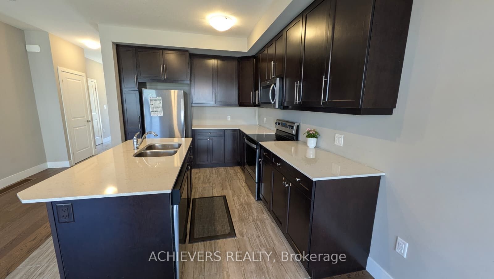 1960 Dalmagarry Road, London, ON, N6G 0T8 - 6