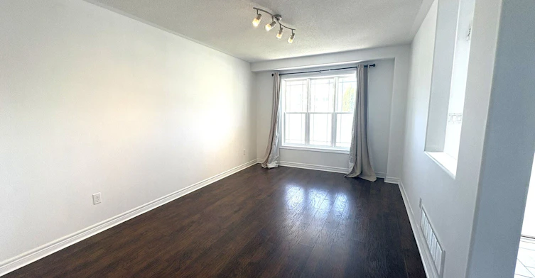 132 Bowen Drive, Peterborough, ON, K9H 0C1 - 4