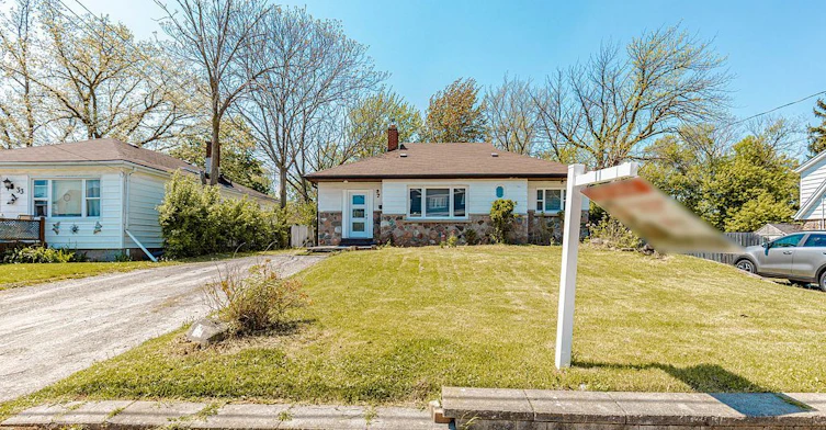 37 Warwick Road, Hamilton, ON, L8E 1Y5 - 2