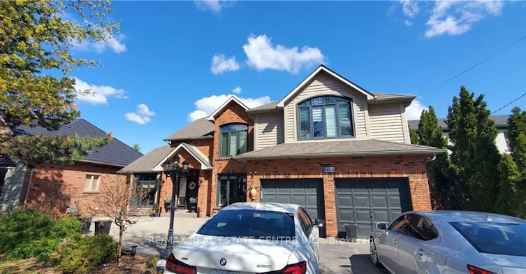 BSMNT-707 Mohawk Road, Hamilton, ON, L9G 2X1